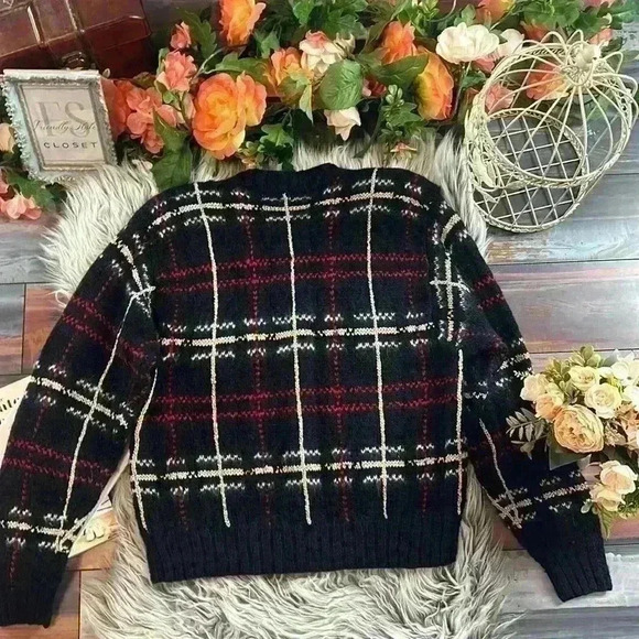 Evan Picone Vintage Hand Knit Wool & Angora Navy, Red & Gold Plaid Crop Sweater - Picture 9 of 10